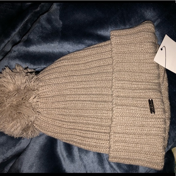 Calvin Klein Accessories - Calvin Klein beanie